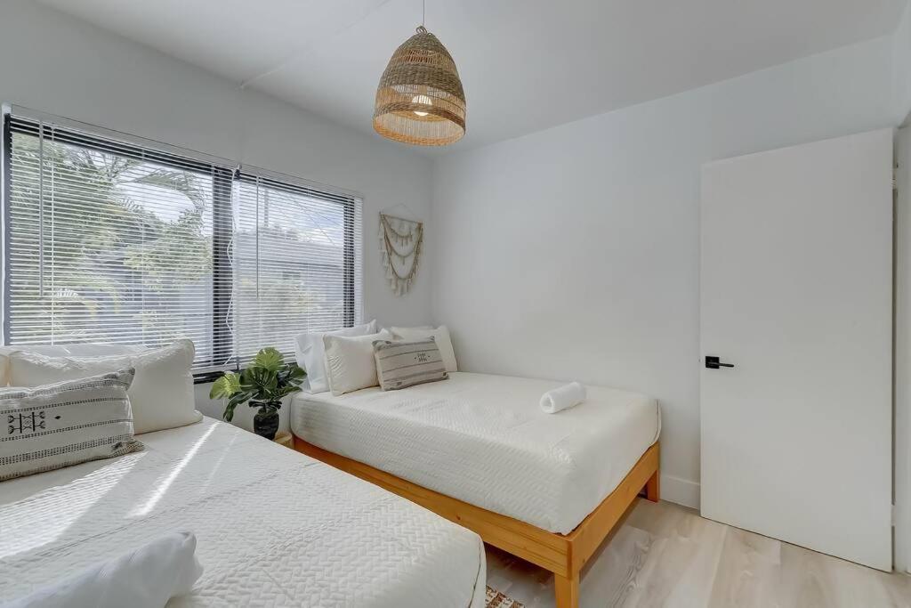 Chic Retreat: 2Br Apartment! Fort Lauderdale Eksteriør bilde