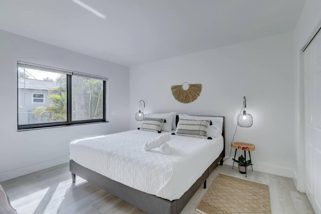 Chic Retreat: 2Br Apartment! Fort Lauderdale Eksteriør bilde
