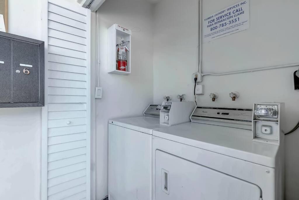 Chic Retreat: 2Br Apartment! Fort Lauderdale Eksteriør bilde