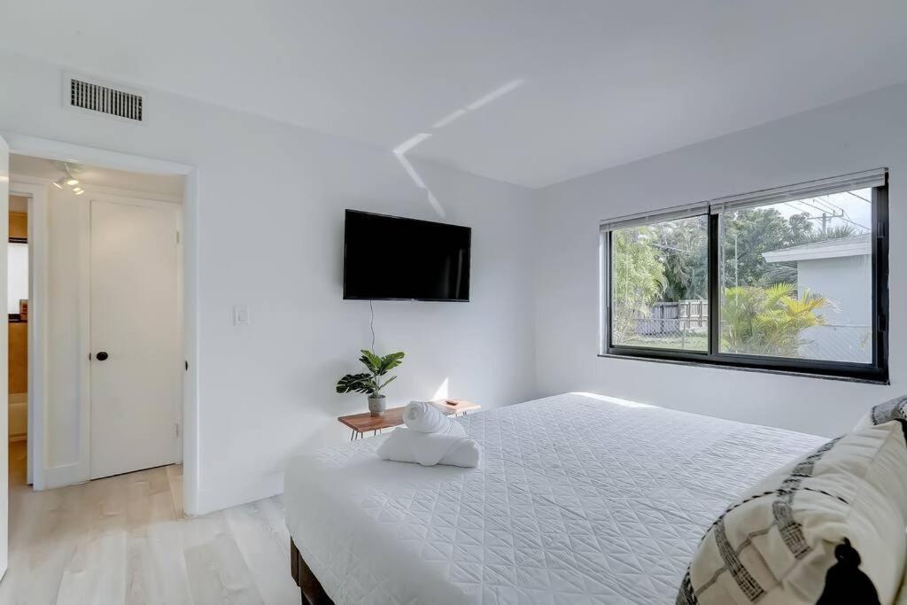 Chic Retreat: 2Br Apartment! Fort Lauderdale Eksteriør bilde