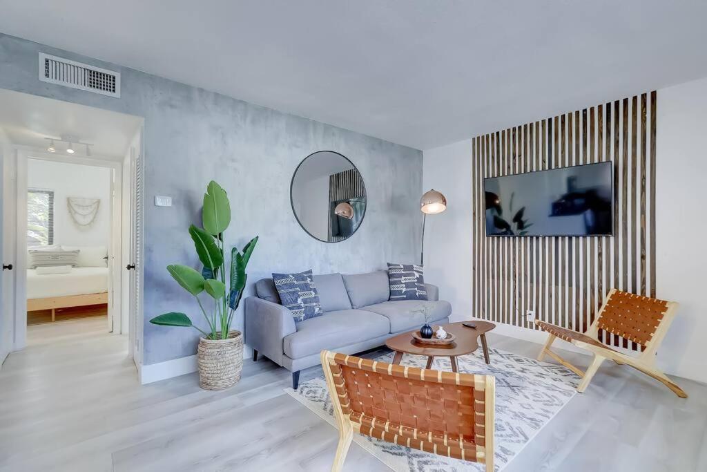 Chic Retreat: 2Br Apartment! Fort Lauderdale Eksteriør bilde